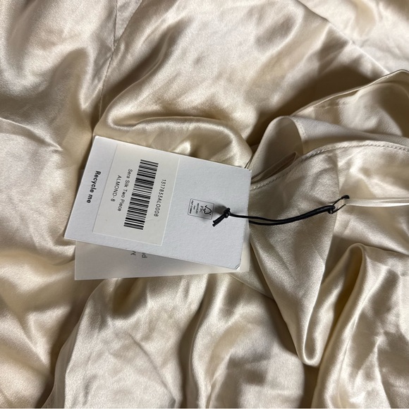 Reformation Sera Silk Two Piece - Picture 12 of 12